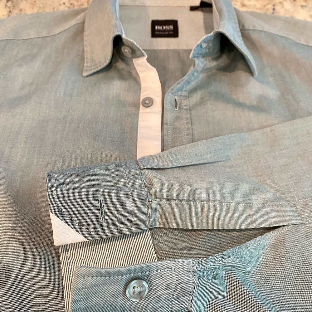 Hugo Boss like new men’s shirt in 100% cotton poplin regular fit